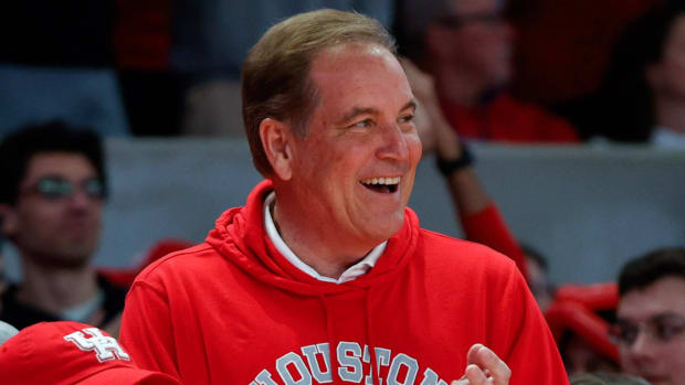 CBS announcer Jim Nantz attends the University of Houston basketball game.